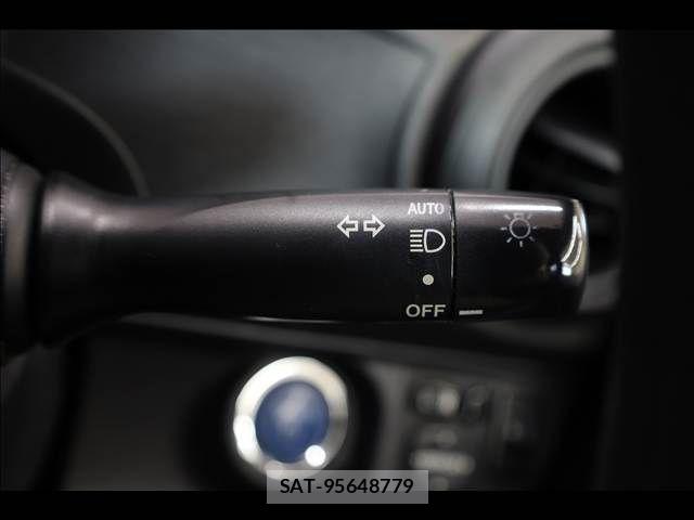 Toyota AQUA 2012-12 8485023-7
