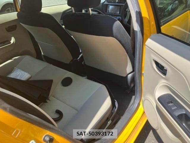 Toyota AQUA 2013-09 8485031-11