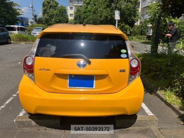 Toyota AQUA 2013-09 8485031-4