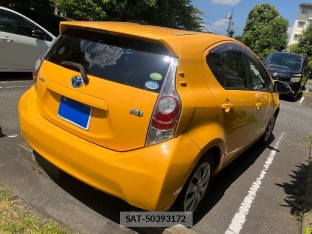 Toyota AQUA 2013-09 8485031-5