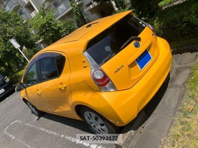 Toyota AQUA 2013-09 8485031-6