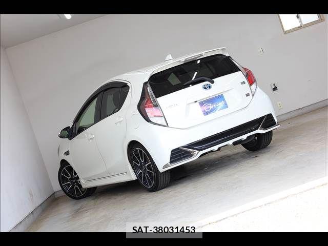 Toyota AQUA 2015-02 8485018-10