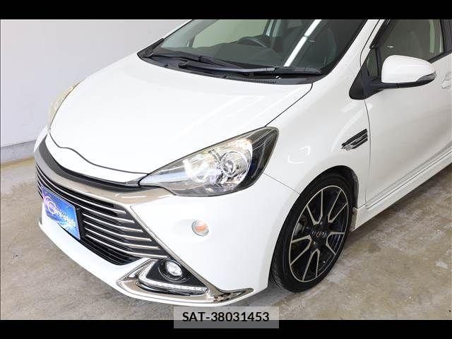 Toyota AQUA 2015-02 8485018-12