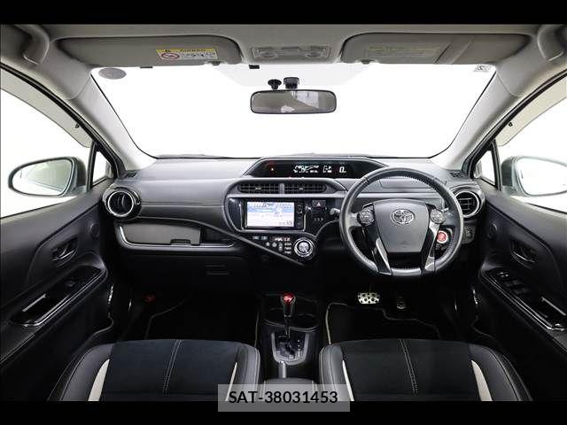 Toyota AQUA 2015-02 8485018-2
