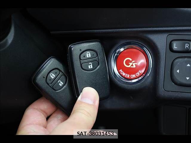 Toyota AQUA 2015-02 8485018-3