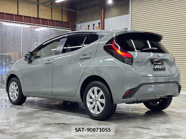 Toyota AQUA 2024-12 8484997-11