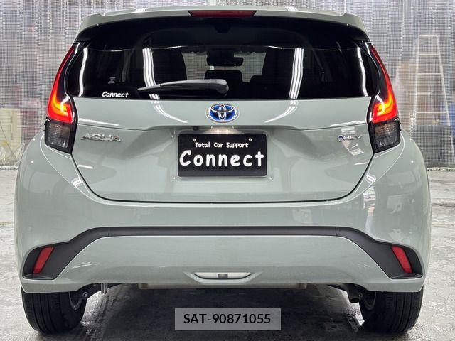 Toyota AQUA 2024-12 8484997-12