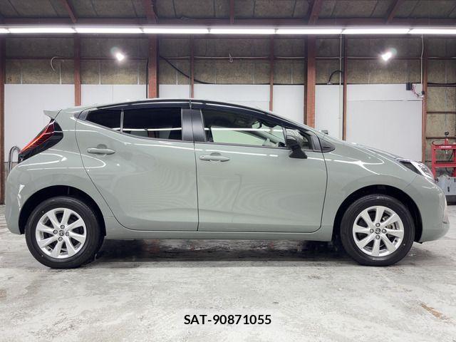 Toyota AQUA 2024-12 8484997-13