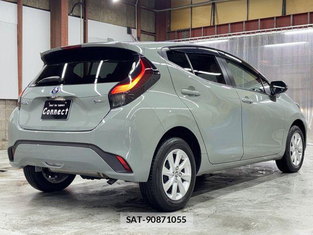 Toyota AQUA 2024-12 8484997-14