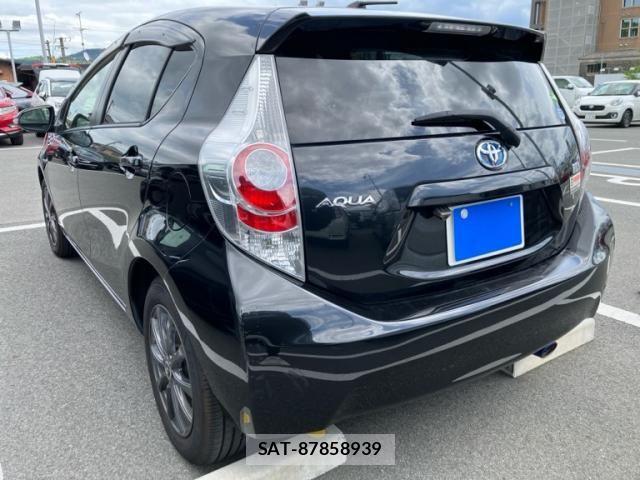 Toyota AQUA 2014-01 8485021-1