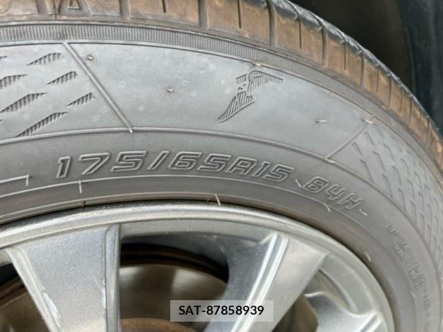 Toyota AQUA 2014-01 8485021-3