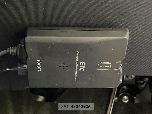 Toyota AQUA 2018-10 8484998-6