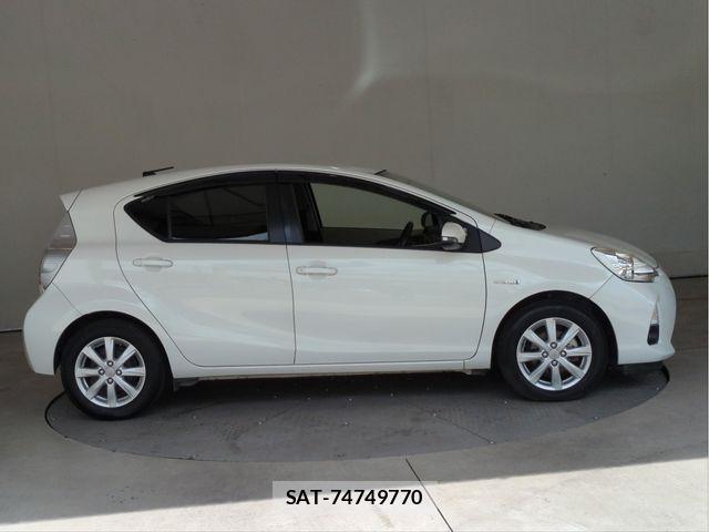Toyota AQUA 2014-02 8485022-17