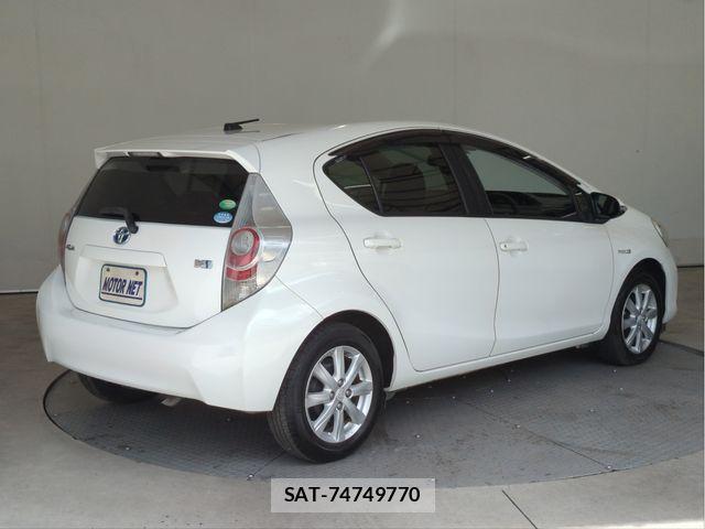Toyota AQUA 2014-02 8485022-1