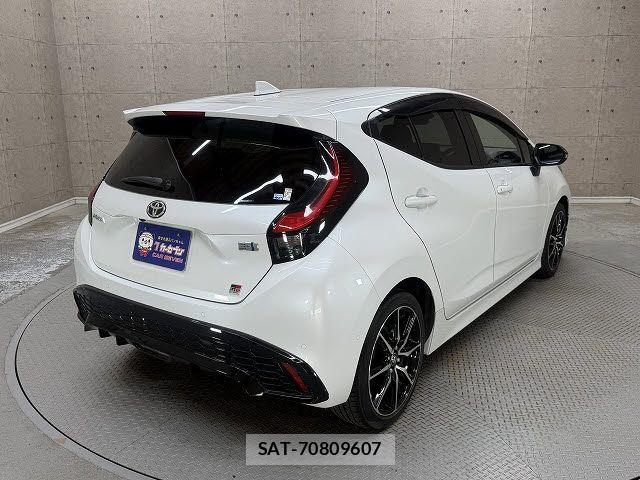 Toyota AQUA 2023-08 8484996-3