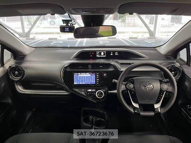 Toyota AQUA 2020-08 8484999-1
