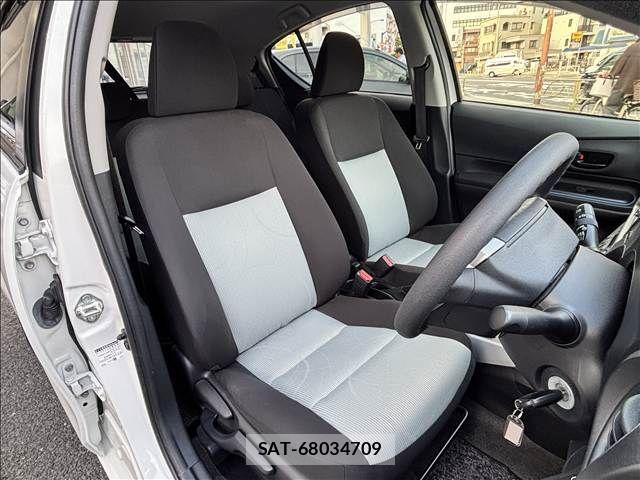Toyota AQUA 2013-10 8523525-15