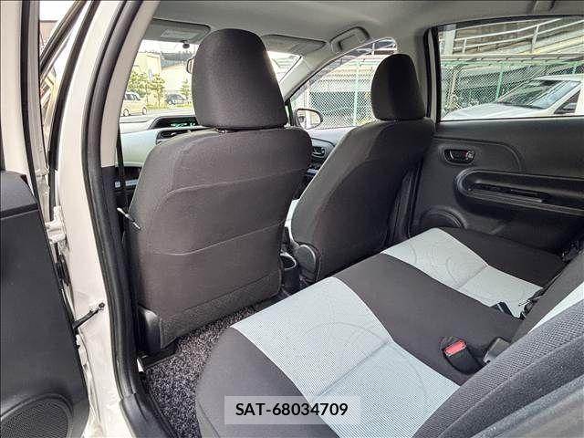 Toyota AQUA 2013-10 8523525-19