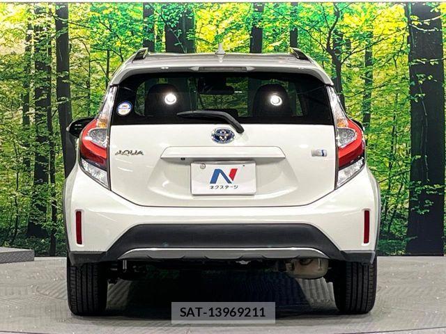 Toyota AQUA 2017-09 8523501-14