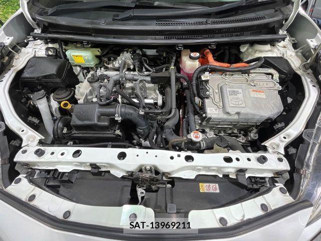 Toyota AQUA 2017-09 8523501-17