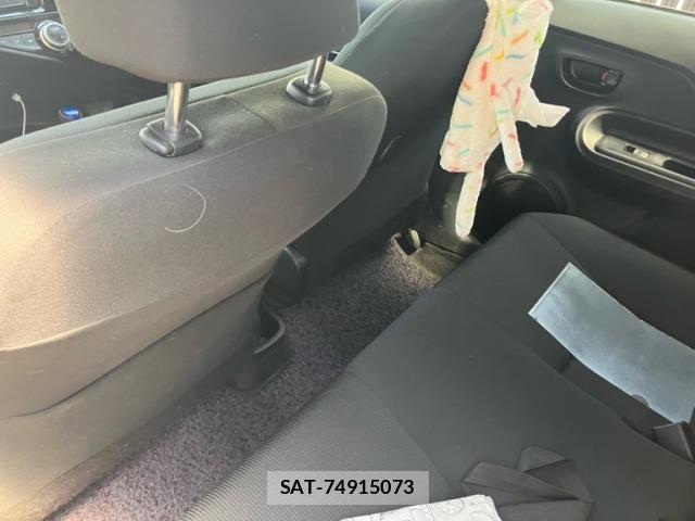 Toyota AQUA 2017-02 8523539-14