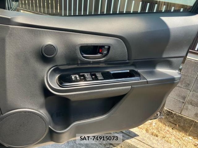 Toyota AQUA 2017-02 8523539-18