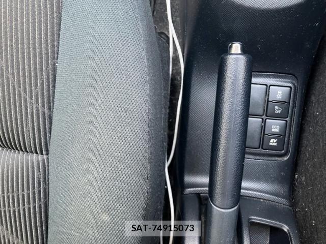 Toyota AQUA 2017-02 8523539-22