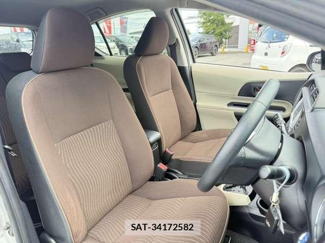 Toyota AQUA 2013-07 8523531-11