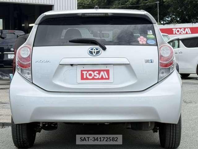 Toyota AQUA 2013-07 8523531-18