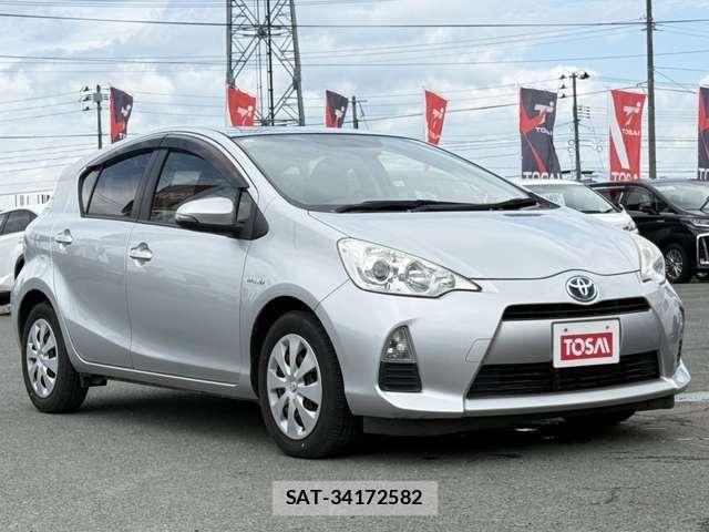 Toyota AQUA 2013-07 8523531-19