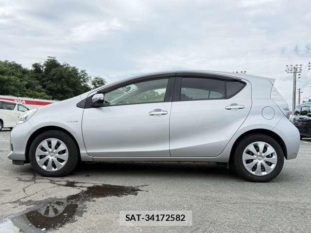 Toyota AQUA 2013-07 8523531-23