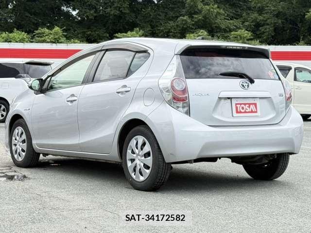 Toyota AQUA 2013-07 8523531-24
