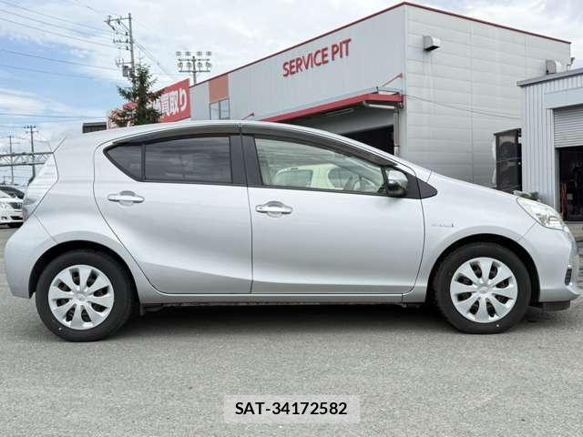 Toyota AQUA 2013-07 8523531-25