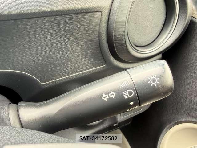 Toyota AQUA 2013-07 8523531-8