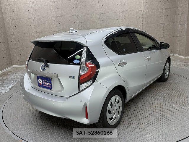 Toyota AQUA 2019-05 8523514-2