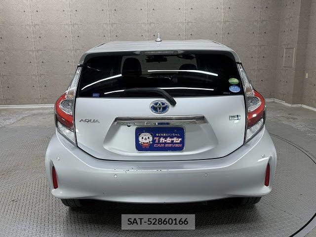 Toyota AQUA 2019-05 8523514-3