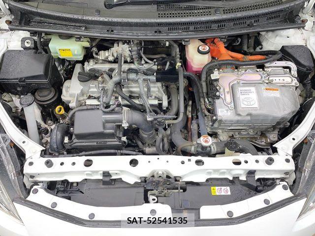 Toyota AQUA 2017-11 8523495-17