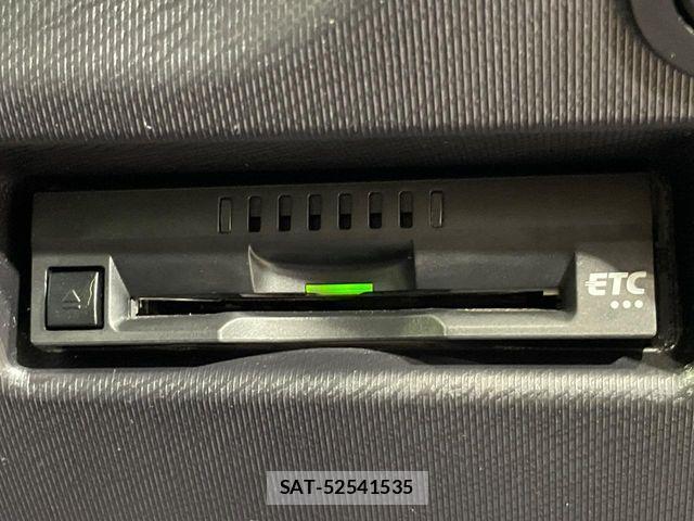 Toyota AQUA 2017-11 8523495-6