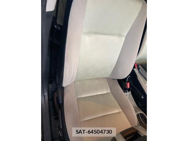 Toyota AQUA 2013-08 8523552-15
