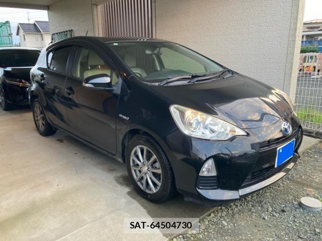 Toyota AQUA 2013-08 8523552-3