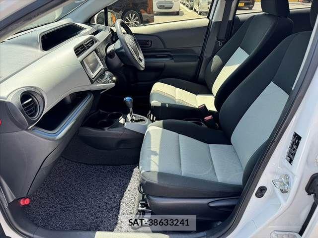 Toyota AQUA 2014-03 8523551-17