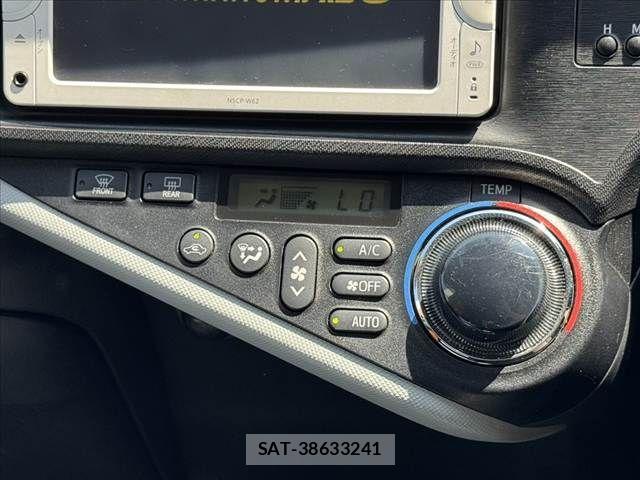 Toyota AQUA 2014-03 8523551-22