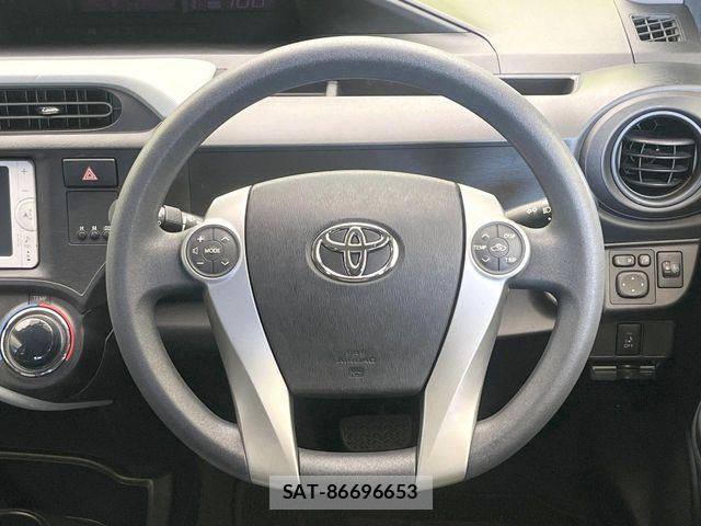 Toyota AQUA 2013-12 8523537-10