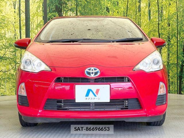 Toyota AQUA 2013-12 8523537-13