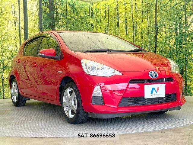 Toyota AQUA 2013-12 8523537-15