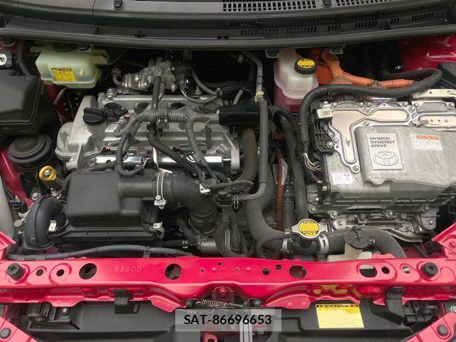 Toyota AQUA 2013-12 8523537-17