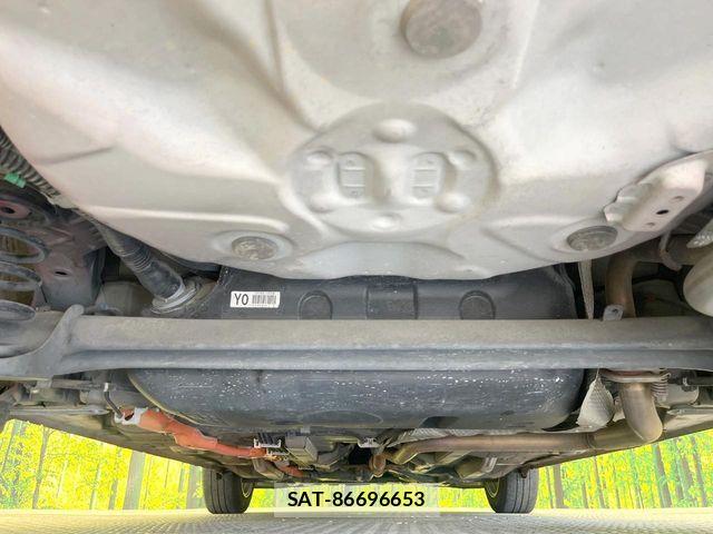 Toyota AQUA 2013-12 8523537-18