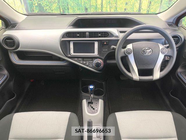 Toyota AQUA 2013-12 8523537-1