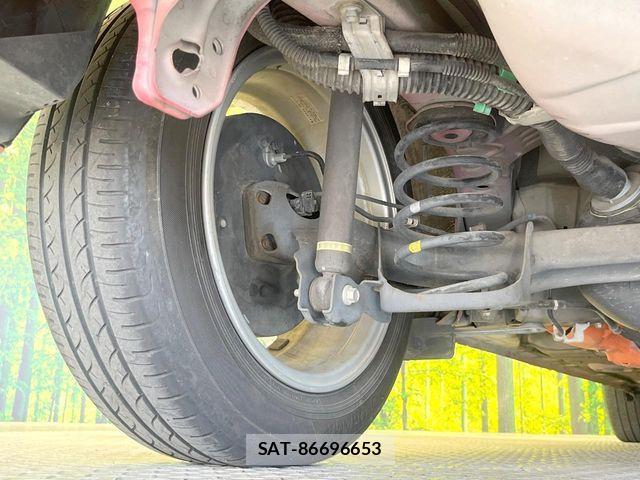 Toyota AQUA 2013-12 8523537-19