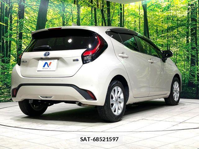 Toyota AQUA 2021-12 8523484-17